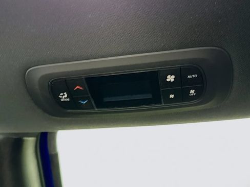Used 2020 Chrysler Pacifica Touring w/ S Appearance Package FWD image 24