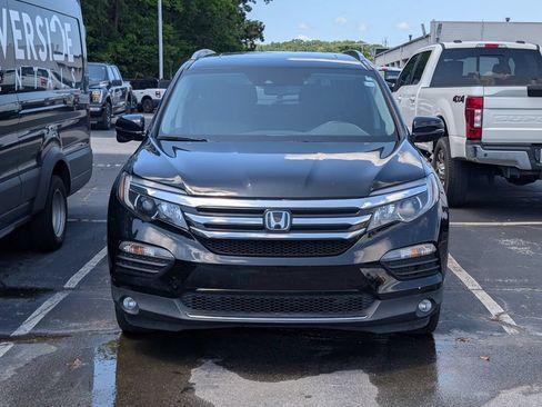 Used 2017 Honda Pilot Touring image 5