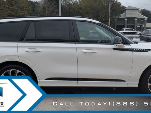 New 2026 Lincoln Aviator 2WD w/ Jet Appearance Package image 5