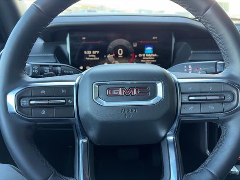 Used 2025 GMC Acadia Elevation image 22