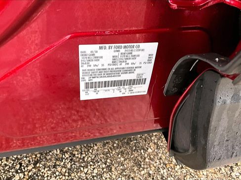 Used 2018 Ford Edge Titanium w/ Equipment Group 301A image 4