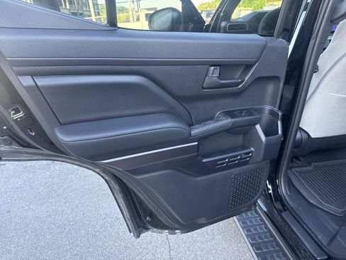 Used 2025 Toyota 4Runner SR5 AWD/4WD image 24