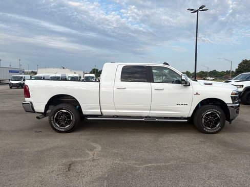 Used 2025 RAM 2500 Laramie AWD/4WD image 9