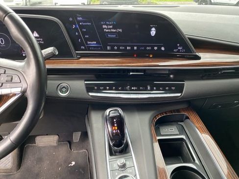 Used 2022 Cadillac Escalade ESV Premium Luxury AWD/4WD image 31