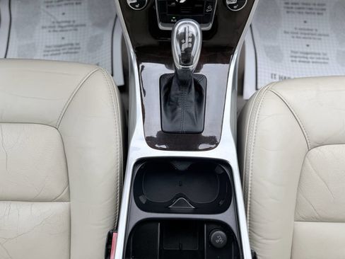 Used 2013 Volvo XC70 3.2 image 22