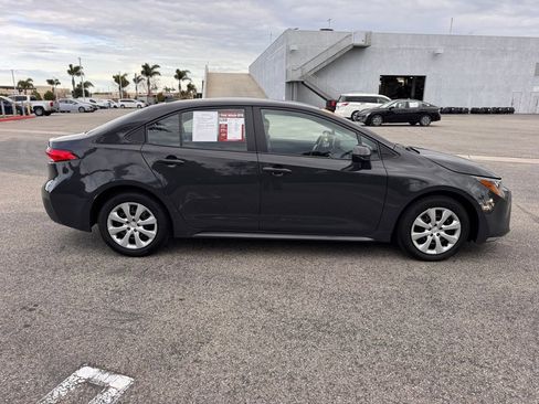 Used 2025 Toyota Corolla LE image 9