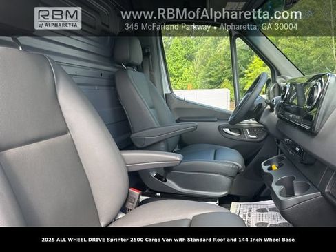 New 2025 Mercedes-Benz Sprinter 2500 image 25