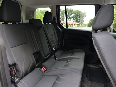 Used 2016 Ford Transit Connect XLT image 18