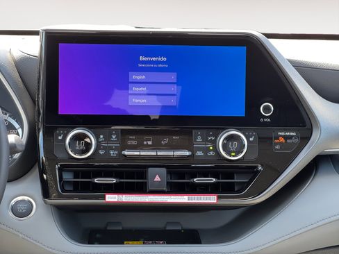 New 2026 Toyota Highlander XLE AWD/4WD image 14