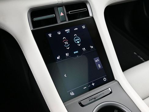 New 2026 Porsche Taycan Turbo image 23