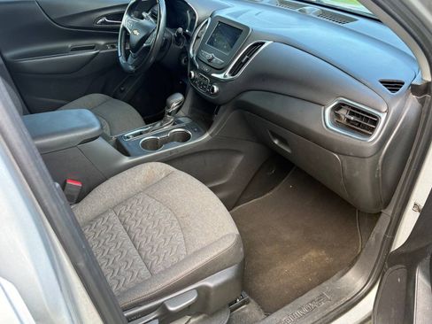 Used 2022 Chevrolet Equinox LT FWD image 17