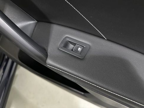 Certified 2023 Volkswagen Tiguan SEL R-Line image 39