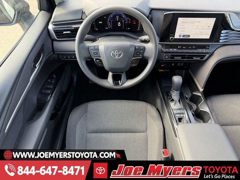 Used 2026 Toyota Camry LE image 14