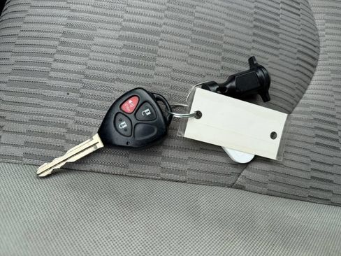 Used 2012 Toyota RAV4 4WD w/ Value Pkg image 34