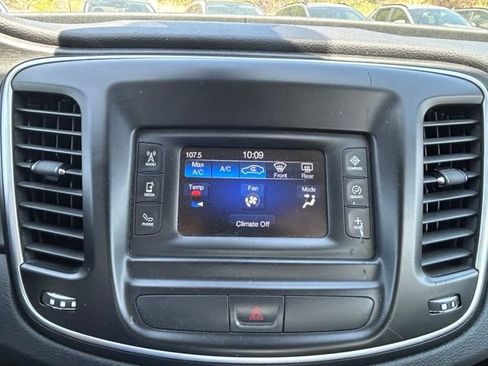 Used 2015 Chrysler 200 Limited FWD image 29