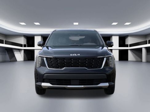 Used 2025 Kia Sorento LX FWD image 2