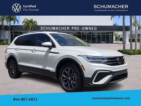Used 2023 Volkswagen Tiguan SE FWD image 1