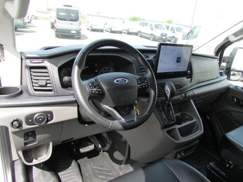 Used 2023 Ford Transit 250 Low Roof RWD image 12