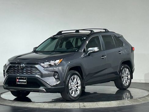 Used 2025 Toyota RAV4 Limited FWD image 5