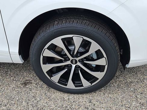 New 2026 Audi Q3 quattro 2.0T AWD/4WD image 3