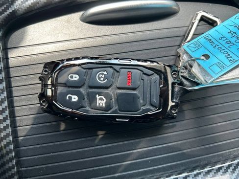 Used 2019 Dodge Charger R/T w/ Plus Group RWD image 28