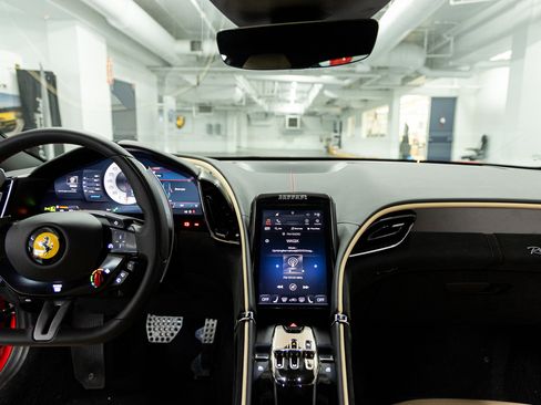 Used 2022 Ferrari Roma image 29