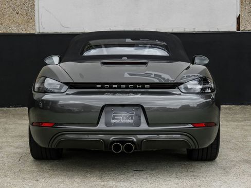 Used 2021 Porsche 718 Boxster S RWD image 15