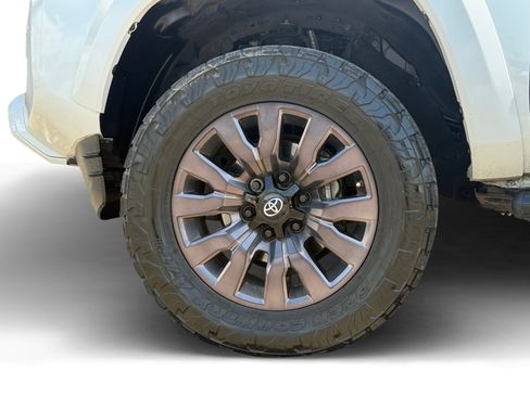 Used 2021 Toyota Tacoma Limited w/ Nightshade Package AWD/4WD image 11
