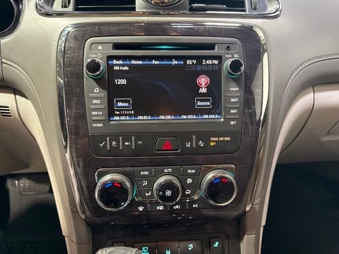 Used 2015 Buick Enclave Leather FWD image 16
