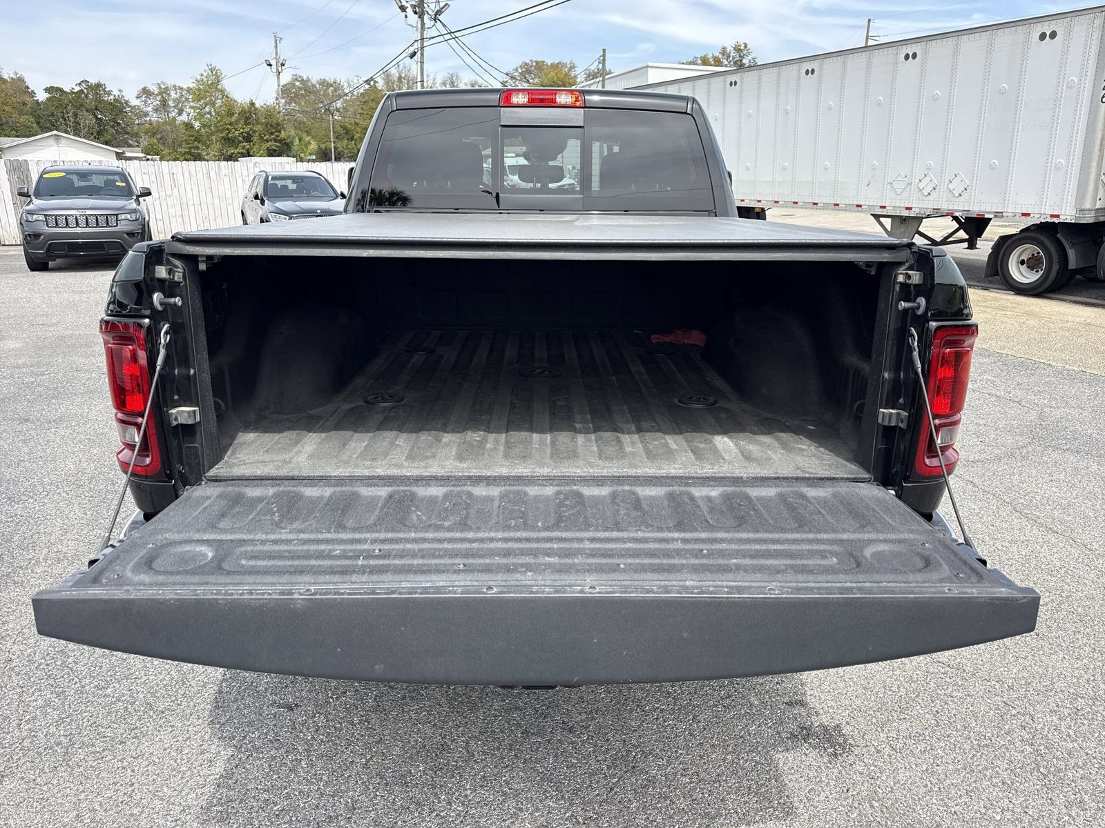 Used 2025 RAM 2500 Tradesman AWD/4WD image 29