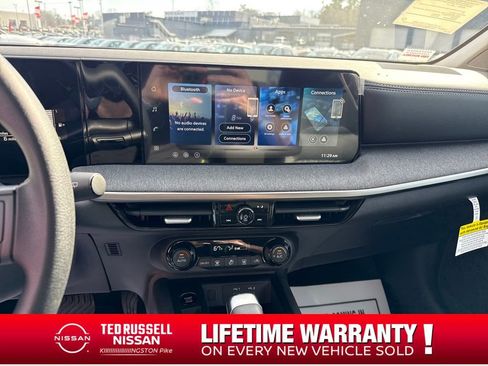 New 2026 Nissan Kicks SV image 17