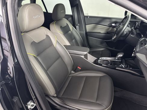 Used 2025 Chevrolet Trax ACTIV w/ Sunroof Package image 9