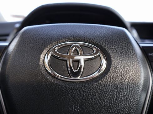 Used 2022 Toyota Camry XSE image 28