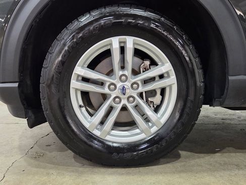 Used 2023 Ford Explorer XLT AWD/4WD image 15