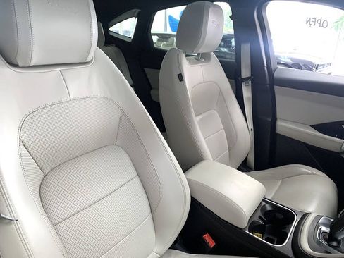 Used 2019 Jaguar E-PACE R-Dynamic HSE AWD/4WD image 11