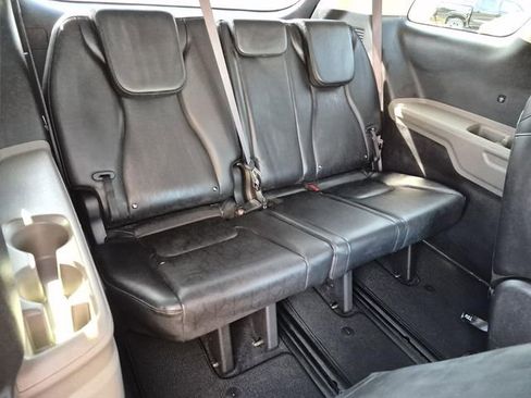 Used 2025 Kia Carnival LXS image 16