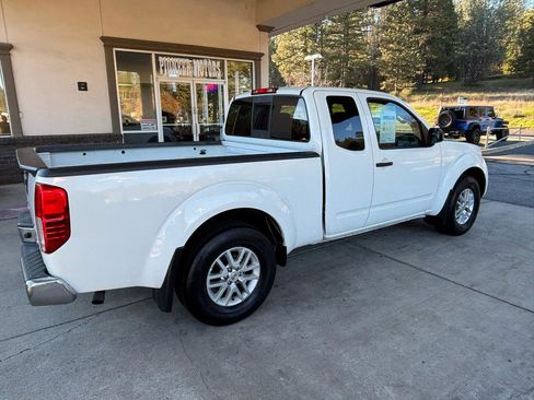 Used 2020 Nissan Frontier SV RWD image 4