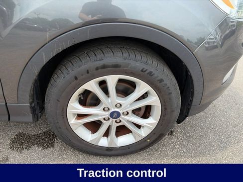 Used 2017 Ford Escape SE w/ Equipment Group 201A FWD image 15