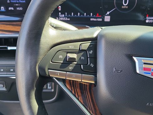 Used 2022 Cadillac Escalade Premium Luxury AWD/4WD image 25