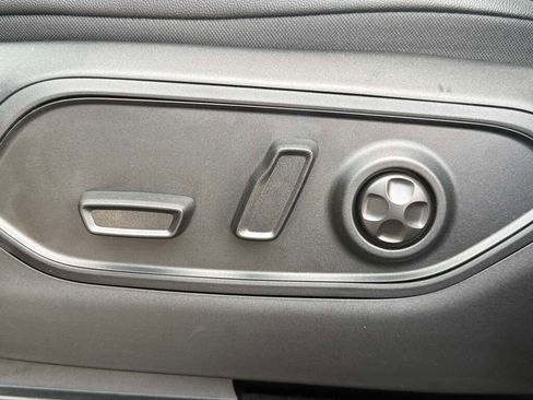 New 2025 Jeep Grand Cherokee L Limited w/ Black Appearance Package image 31