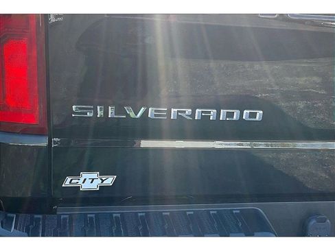 Used 2024 Chevrolet Silverado 1500 LT Trail Boss AWD/4WD image 9