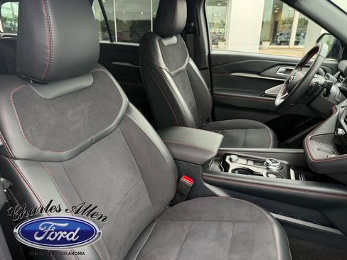 Used 2025 Ford Explorer ST w/ Sun And Sound Package AWD/4WD image 12