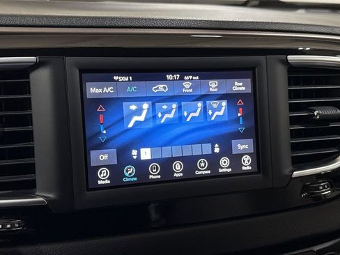 Used 2021 Chrysler Voyager Lxi FWD image 16