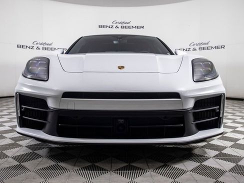 Used 2025 Porsche Panamera image 5
