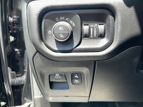 Used 2022 RAM 1500 Laramie AWD/4WD image 15