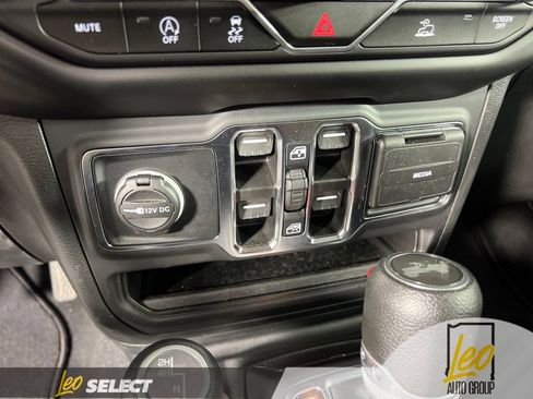 Used 2023 Jeep Wrangler Unlimited Sport AWD/4WD image 24