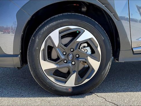 Used 2024 Subaru Crosstrek 2.5i Limited w/ Crosstrek Mirror Package image 8