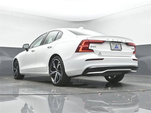 Used 2024 Volvo S60 B5 Ultimate image 40