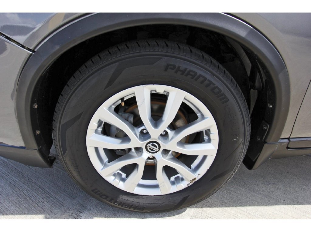 Used 2020 Nissan Rogue S w/ Special Edition Package FWD image 30