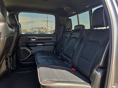 Used 2025 RAM 1500 Laramie AWD/4WD image 15